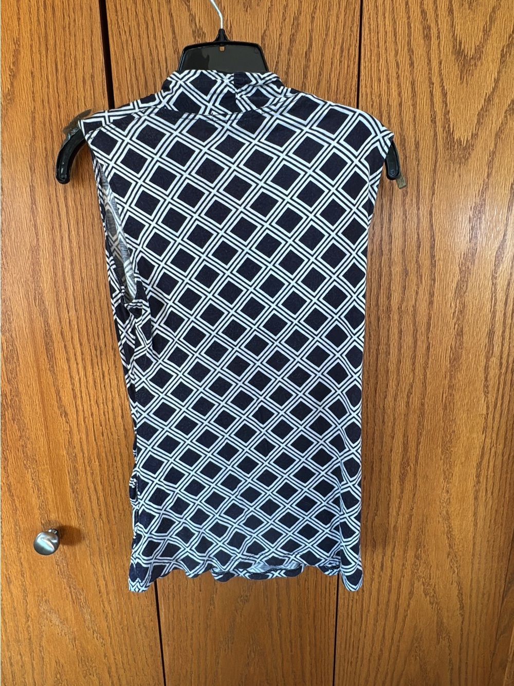 Banana Republic Navy and White Geometric Sleeveless Wrap Camisole - Picture 2 of 5